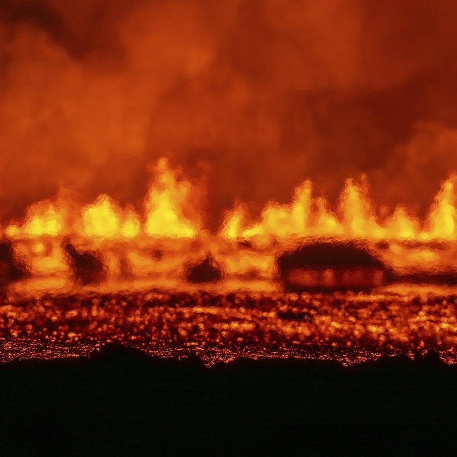 Volcano on Iceland's Reykjanes Peninsula erupts for the 7th time in a year